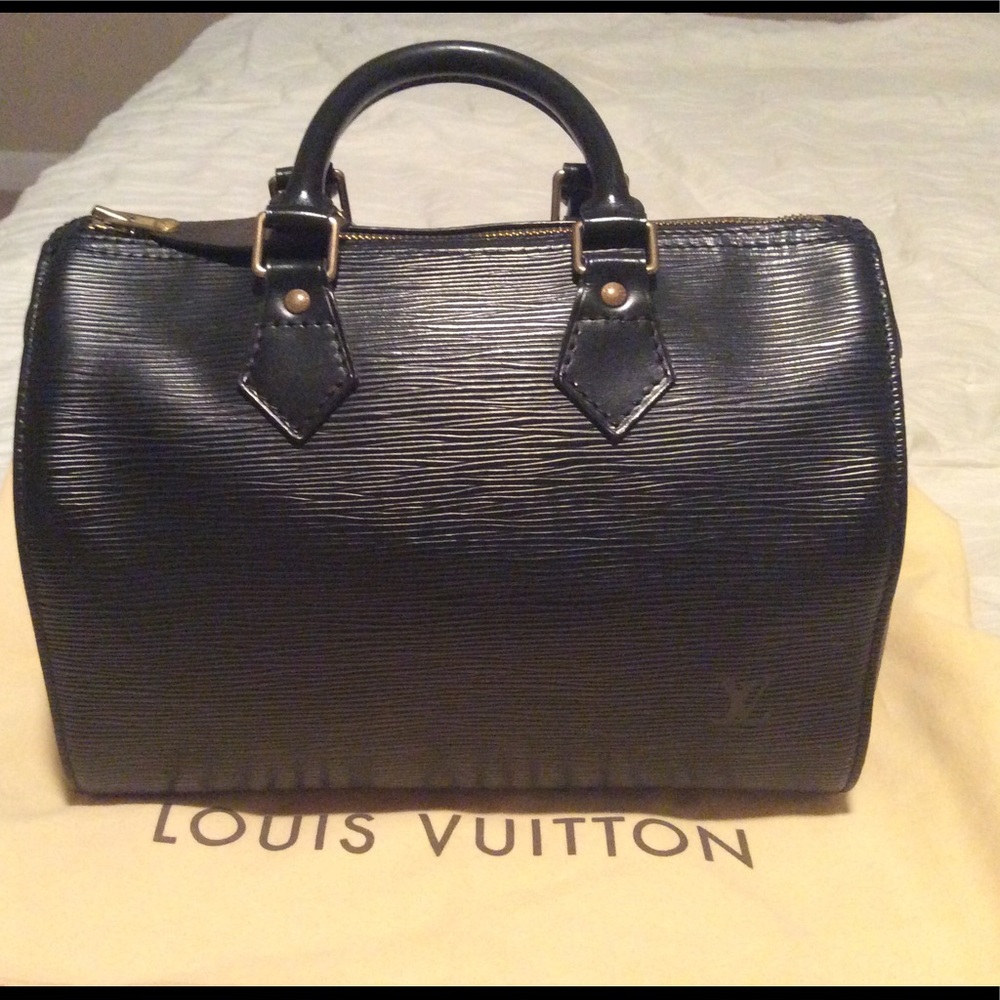 Authentic Louis Vuitton Epi Speedy 25 handbag