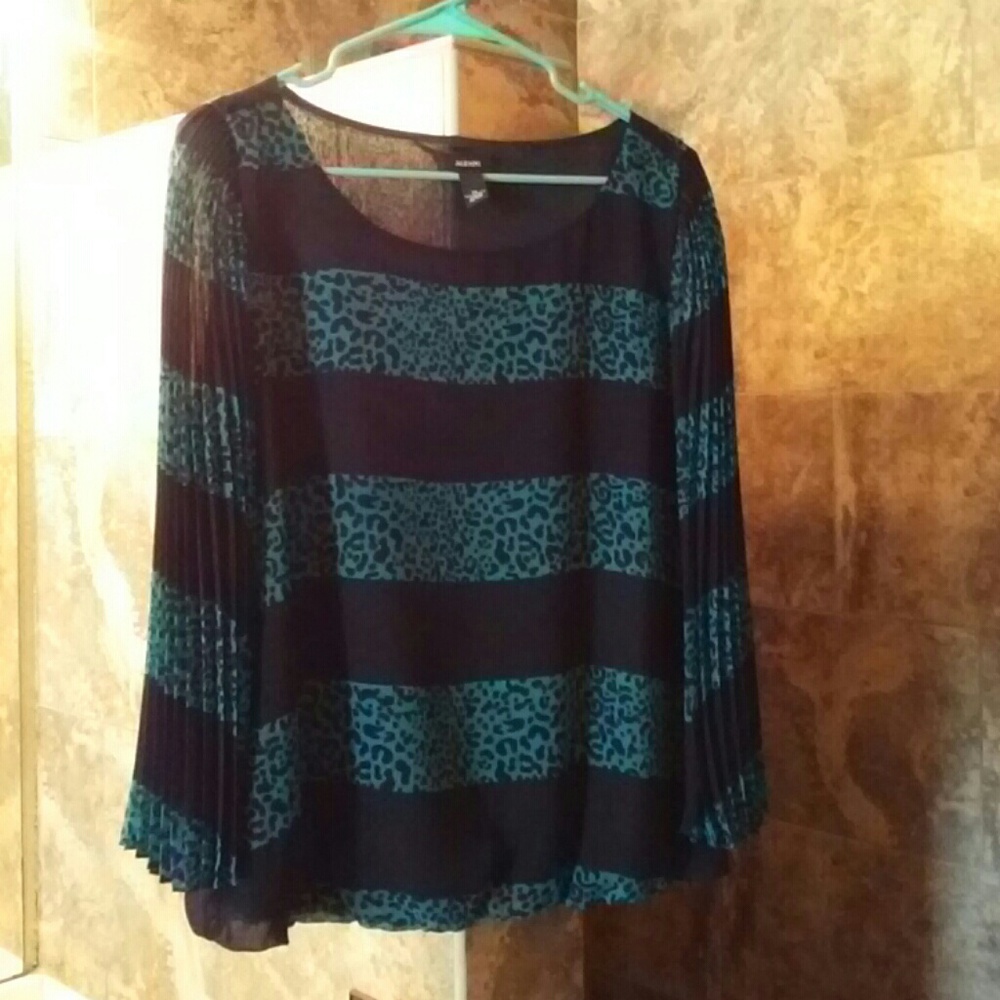 Turquoise and black bell sleeves blouse