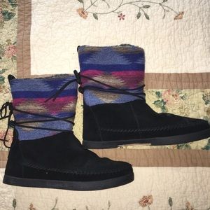 Toms black/pattern boots with accessory ties