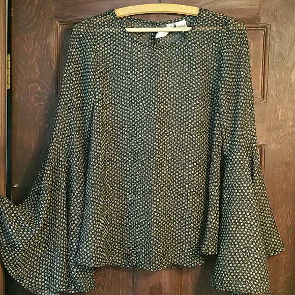 MIMI CHICA BEAUTIFUL CHIFFON TOP W/BELL SLEEVES - Picture 1 of 2