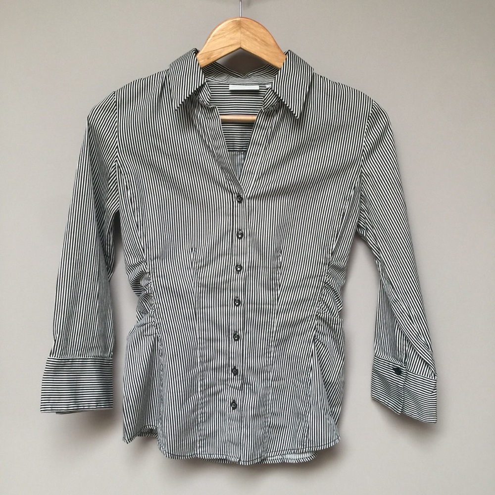 NEW YORK AND CO BUTTON UP BLOUSE