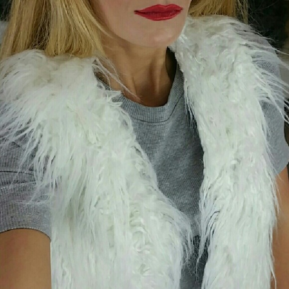 WHITE FAUX FUR VEST s,m,l,xl,xxl - Picture 4 of 4