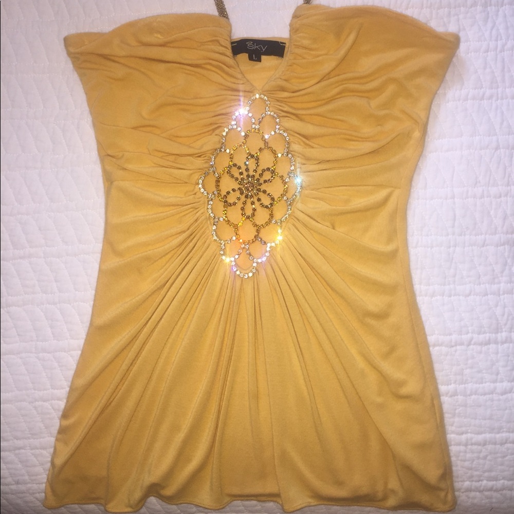 SOLD🌺🌺Sexy Sky yellow top