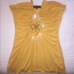SOLD🌺🌺Sexy Sky yellow top