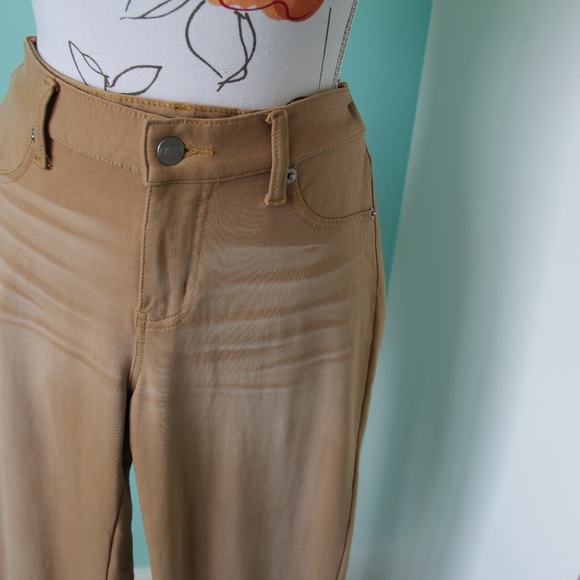 🥑 Tan Jeggings- size 5 - Picture 3 of 7
