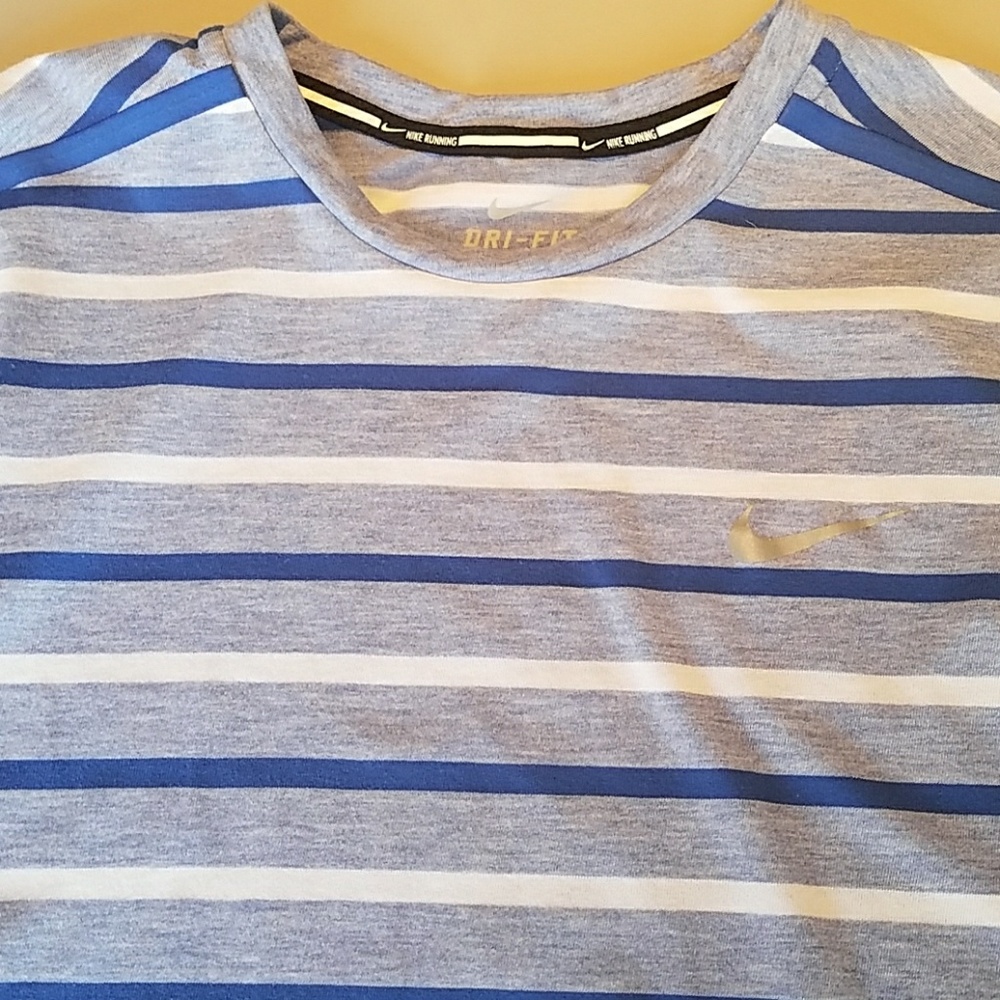 3 Nike Shirts - Picture 2 of 6