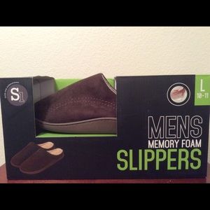 NIB Men's Memory Foam Slippers