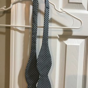 Vineyard vines bow tie