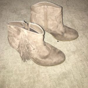 Charles Albert Fringe Booties