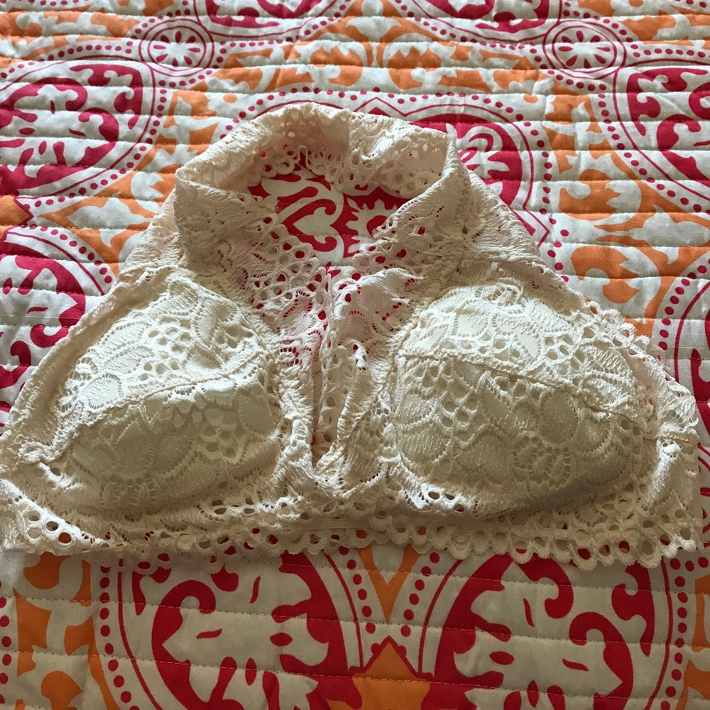 NWOT Lace, halter style bra