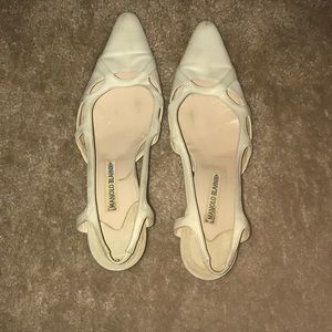 MANOLO BLAHNIK Creme Kitten Heels Size 10