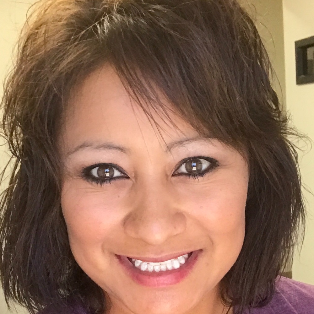 Meet your Posher, Senaida