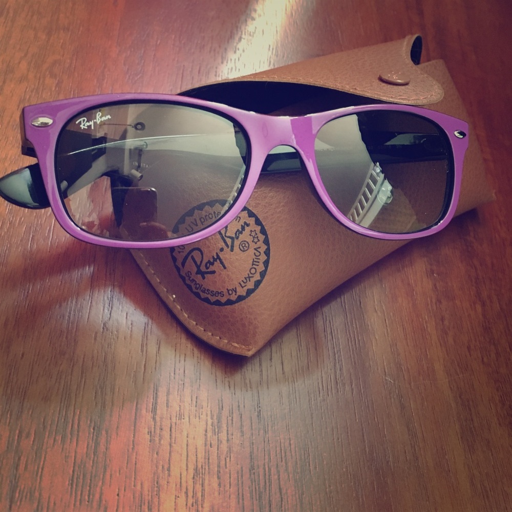 Ray Ban Sun Glasses, Medium fit. Purple