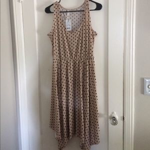 🌻 Handkerchief Hem Polka Dot Dress