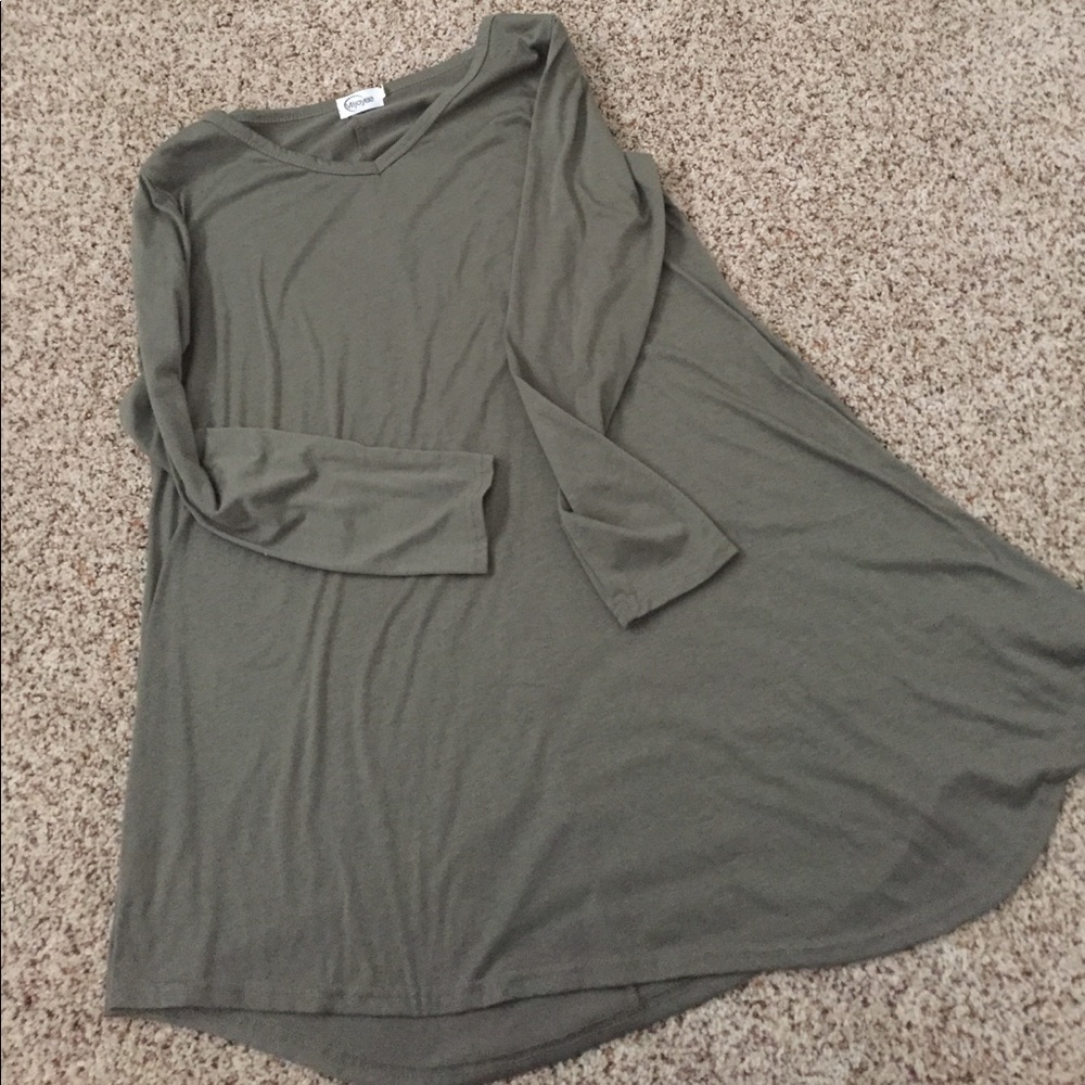 Army green long sleeve t-shirt dress w plaid scarf