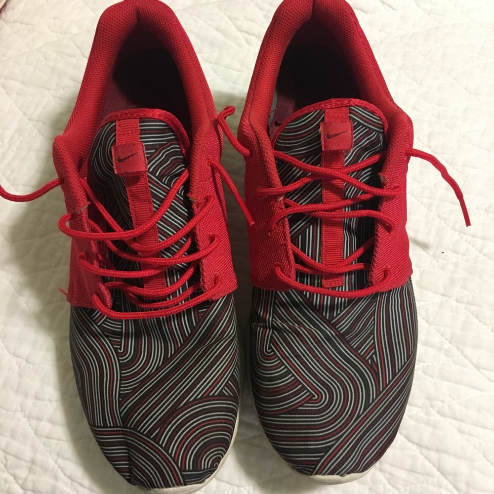 Nike roshe 9.5 mens shoes