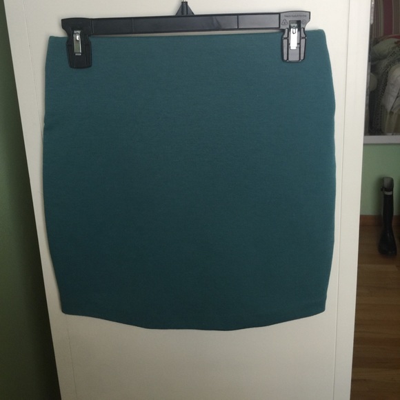 BCBGeneration Small Teal Mini skirt! - Picture 1 of 3