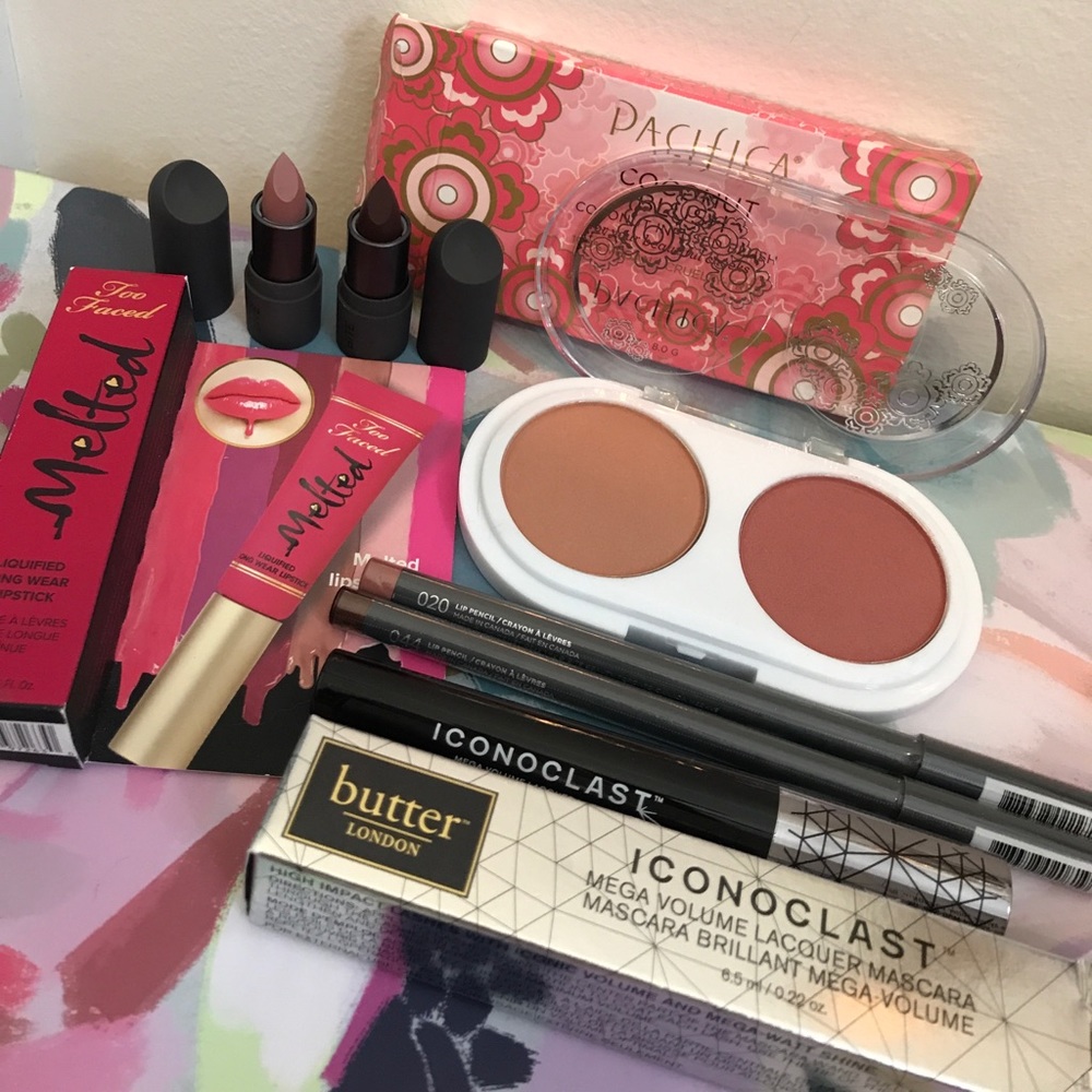 Makeup bundle!