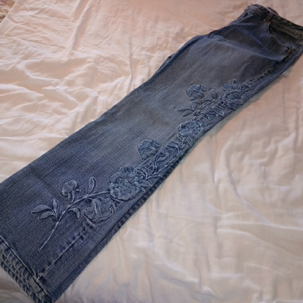 HP💞✅Chicos Embroidered Jeans