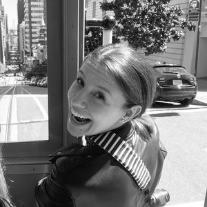 Meet your Posher, Hilary