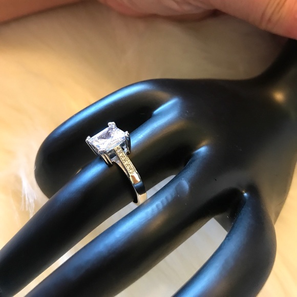 Sterling Silver 2ct CZ Ring - Picture 3 of 3