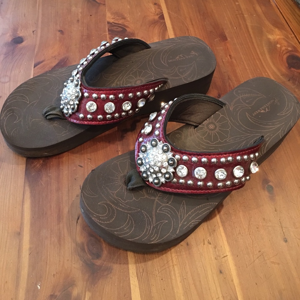 Wedge foam sandals size 8