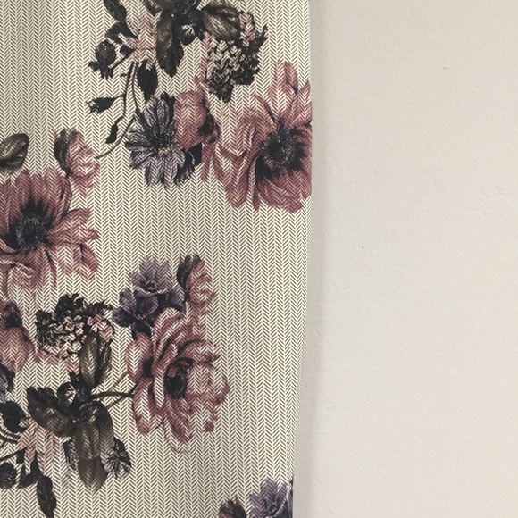 Cap Sleeve Plum Floral Sheath Dress - Picture 4 of 4