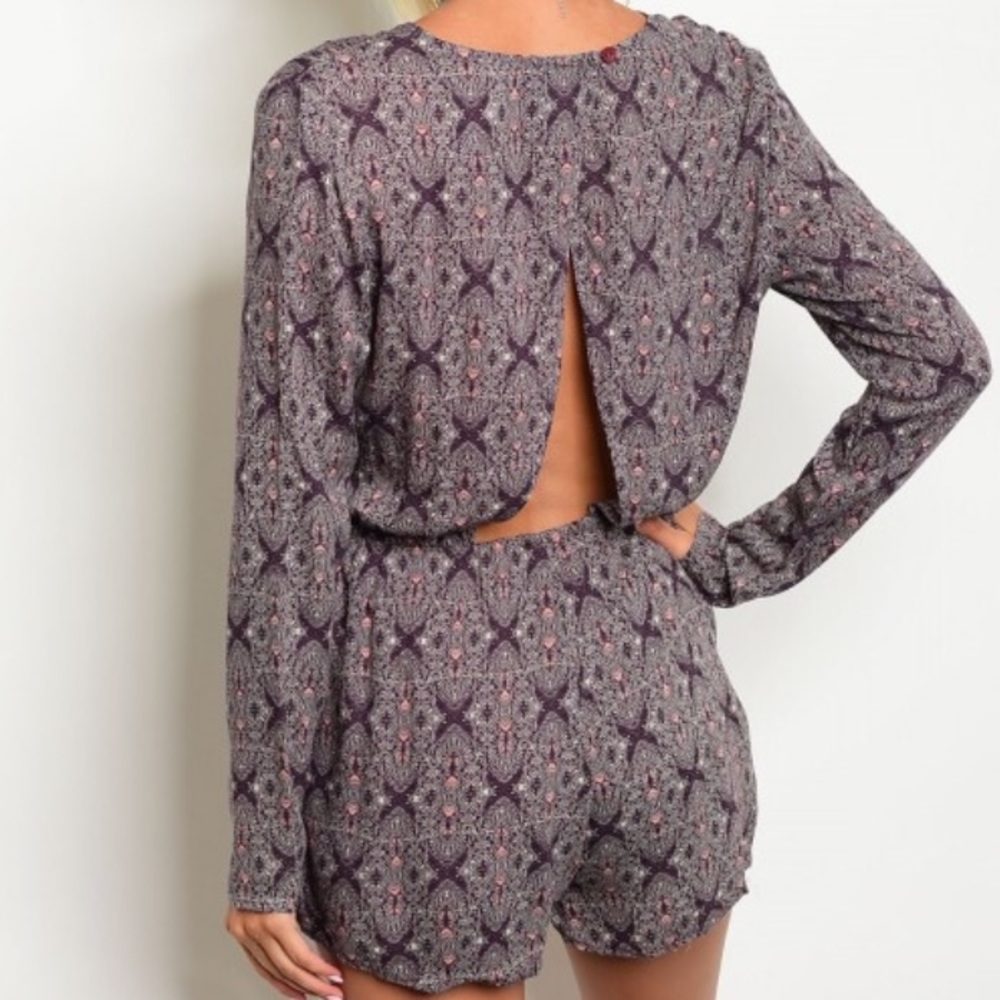 ✨New✨Long sleeve open back romper - Picture 2 of 3