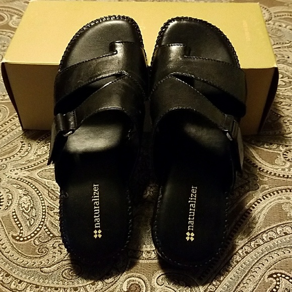 New without tags Naturalizer sandals. - Picture 1 of 8