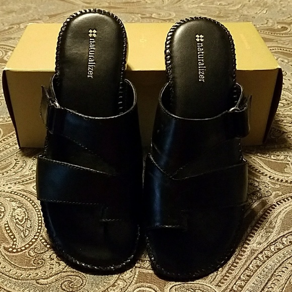 New without tags Naturalizer sandals. - Picture 2 of 8