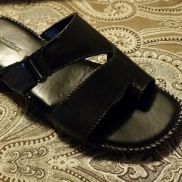 New without tags Naturalizer sandals. - Picture 3 of 8