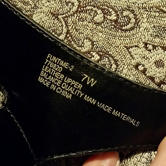 New without tags Naturalizer sandals. - Picture 6 of 8