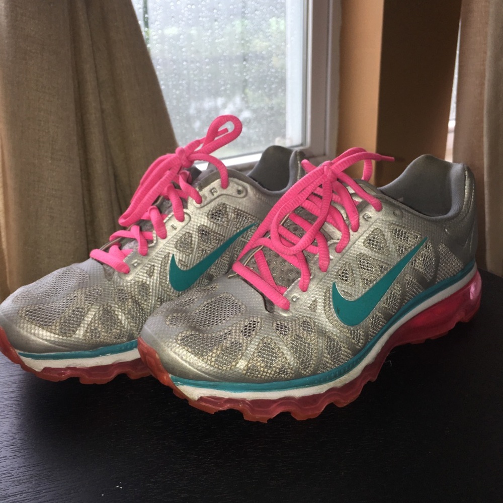 Air max 2011 BACK TO SCHOOL SNEAKERS!!
