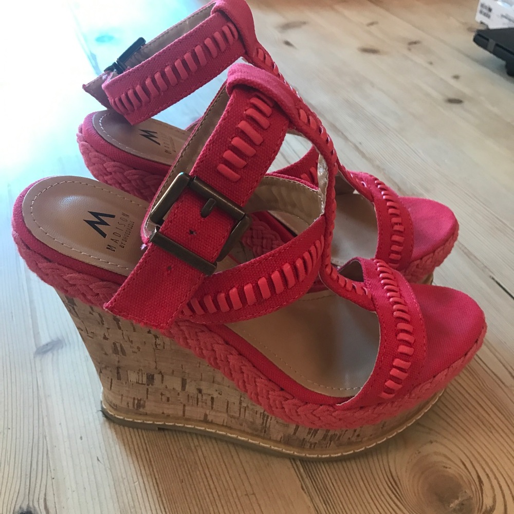 Madison by Shoedazzle- Natalie Wedges