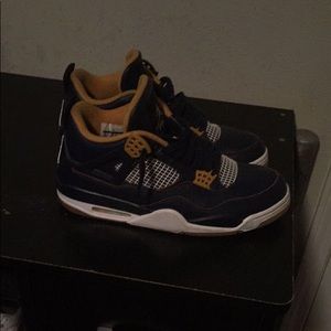 Retro Jordan 4