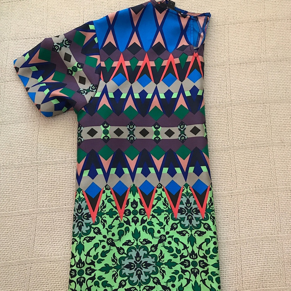 100% SILK J-CREW GEOMETRIC BLOUSE