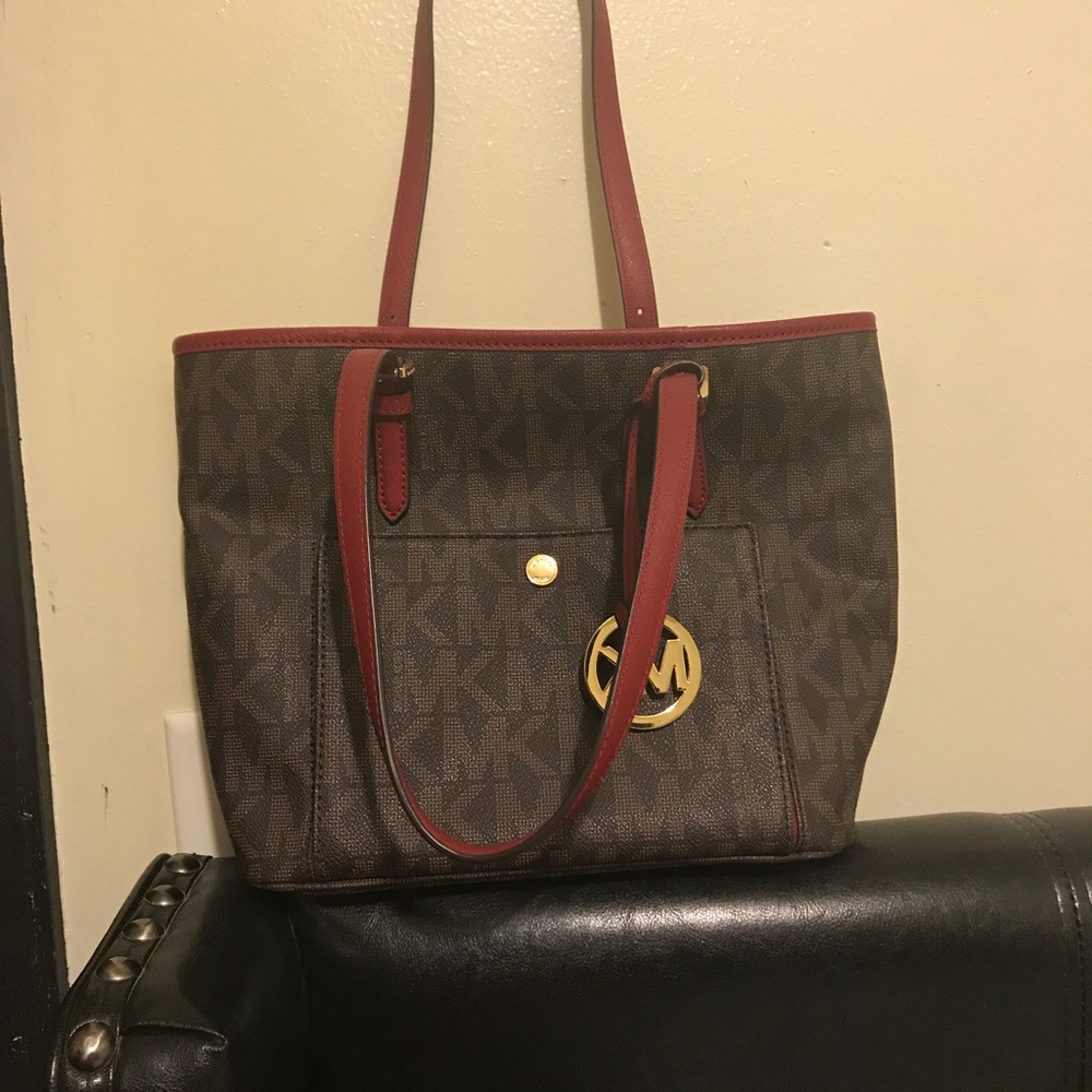Michael Kors tote - Picture 2 of 4