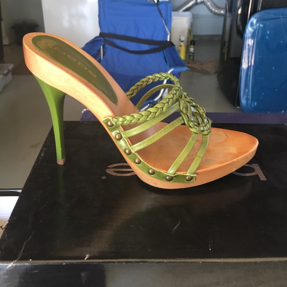 Wood green bebe sandal