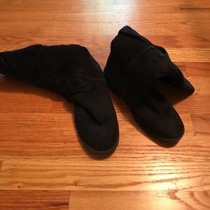 Black boots!