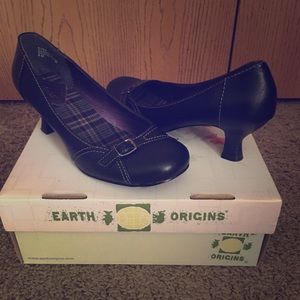 Dark Brown just right for Trousers w/ Low Heels