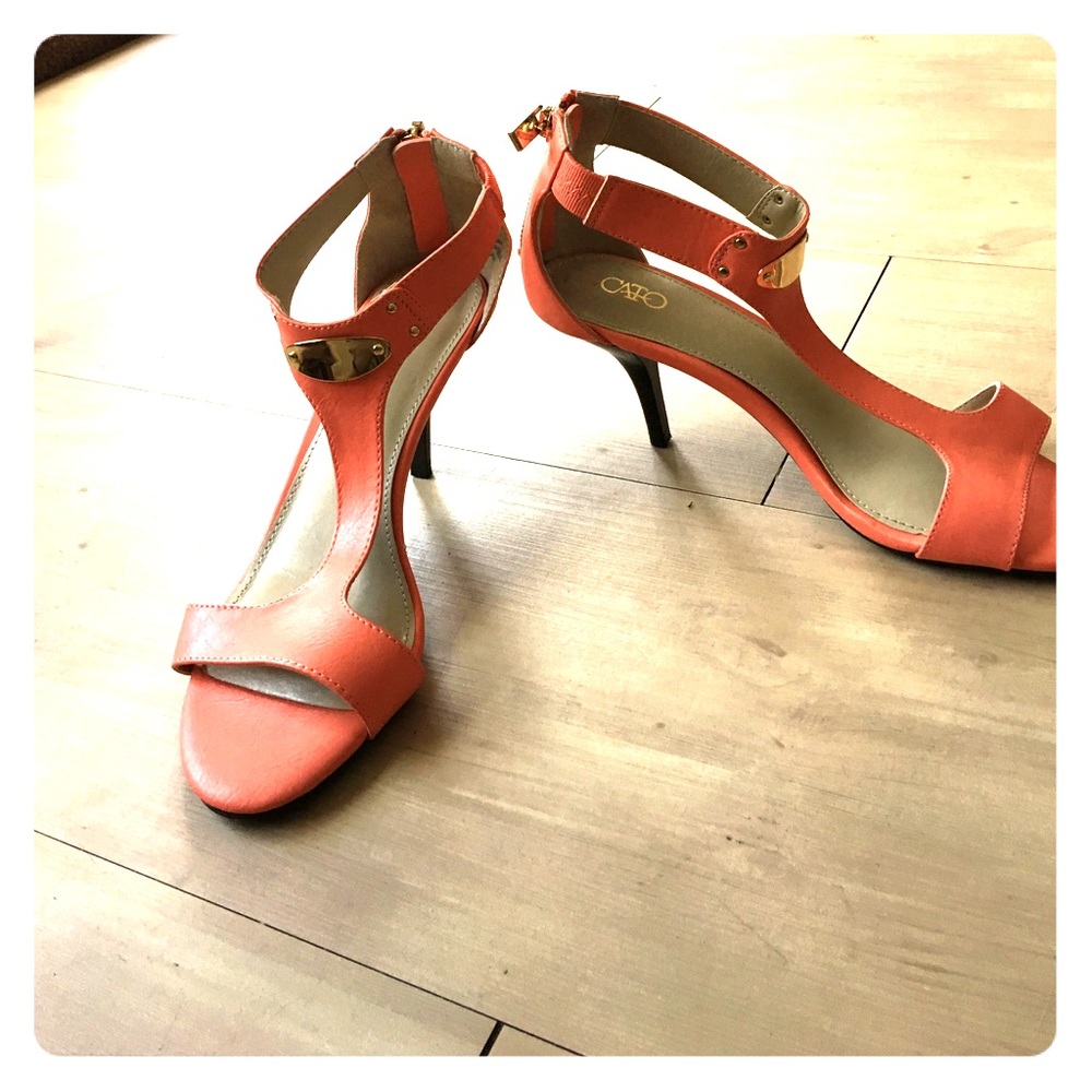 Kitten heels