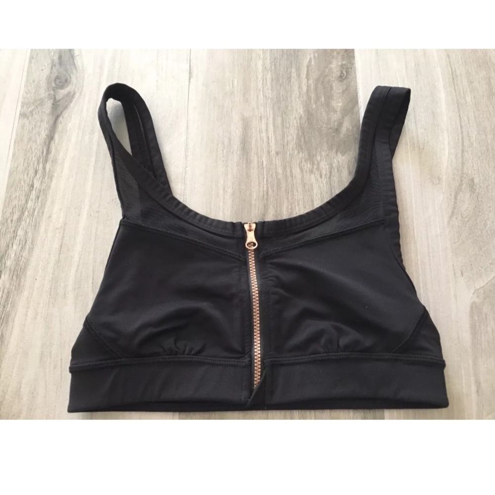 Lululemon Drop It Like Its Hot black bra top Sz 4