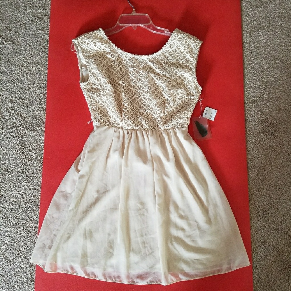 Brand new Forever 21 cream dress