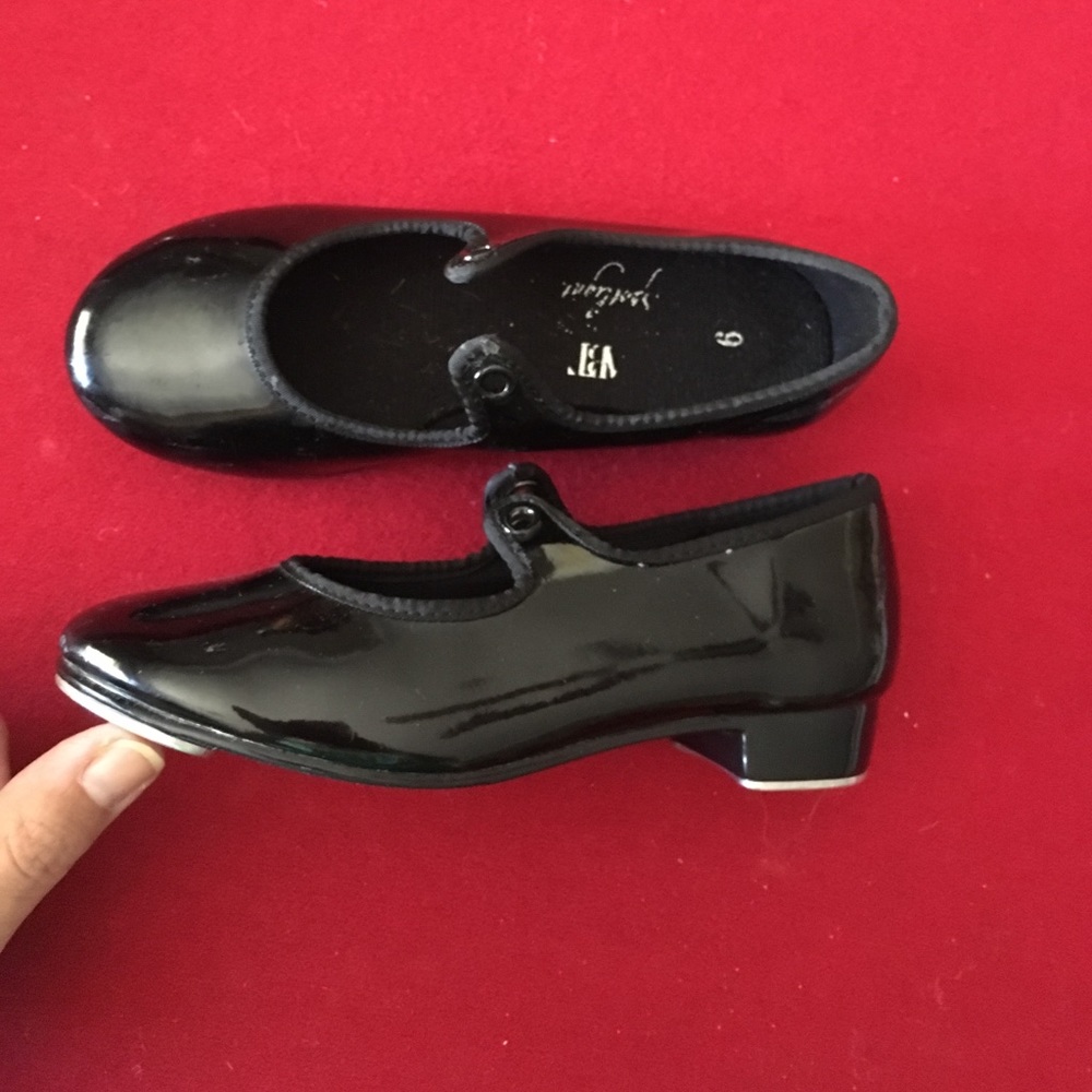 Girls tap shoes- size 9