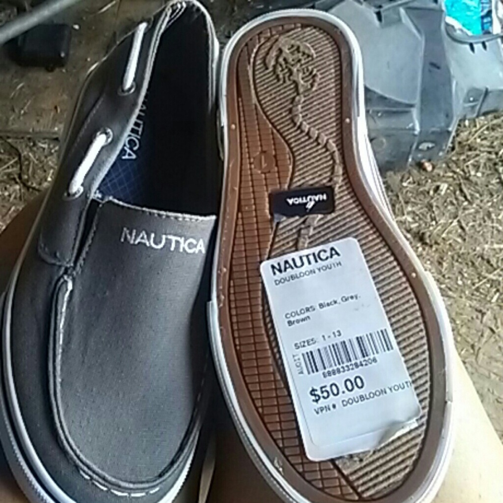 A pair of shoes a belt a hat a areopastal shirt 3