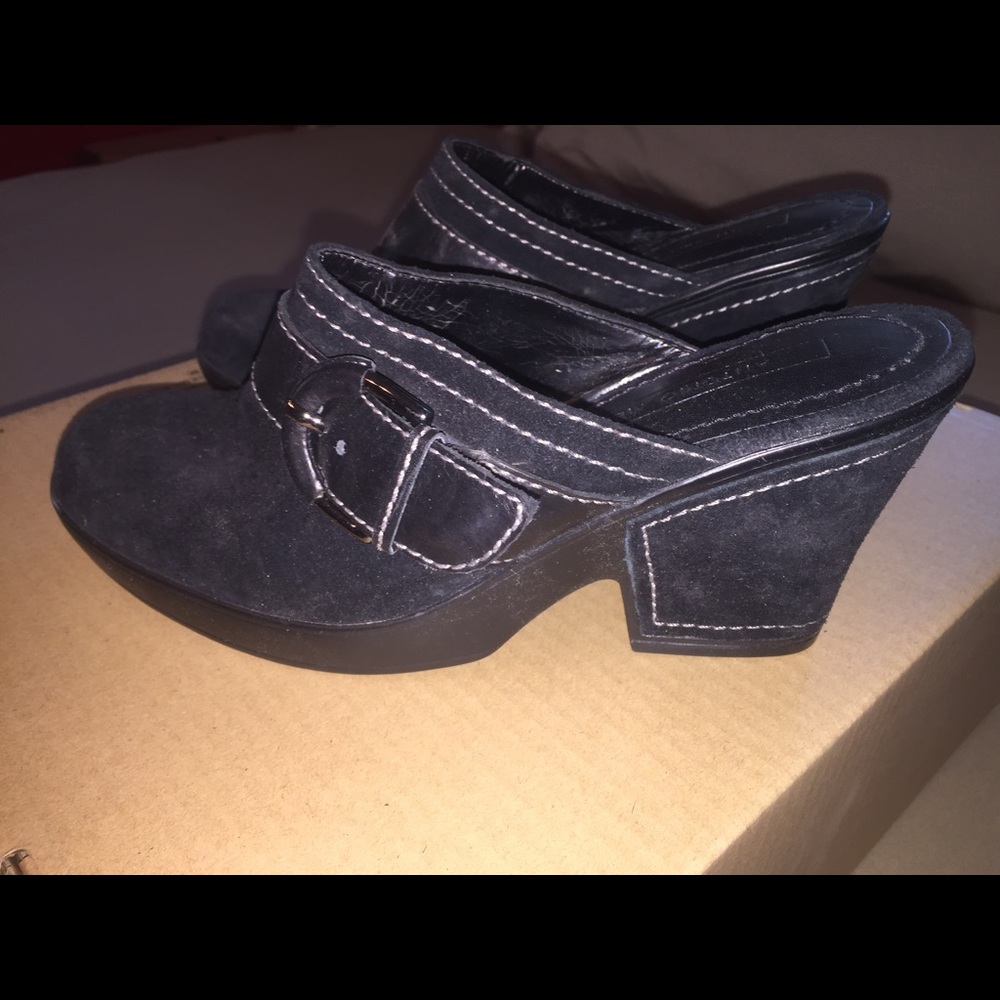 Antonio Melani black clogs suede material