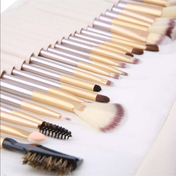 ☘️☘️New 24pc Professional Makeup Brushes - Picture 4 of 5