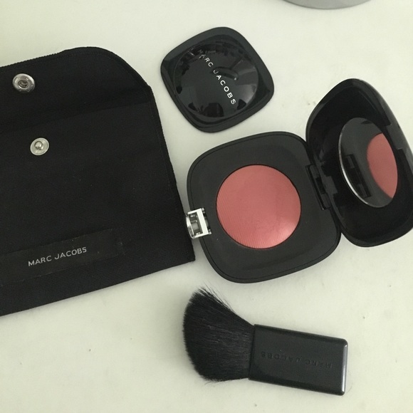 Marc Jacobs Other - Marc Jacobs blush in 220 Shameless