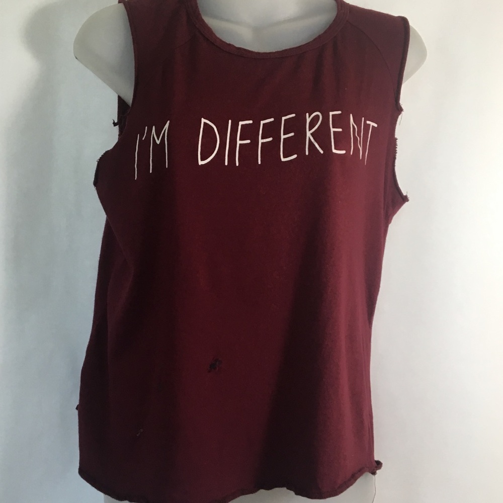 I'm Different distressed tee