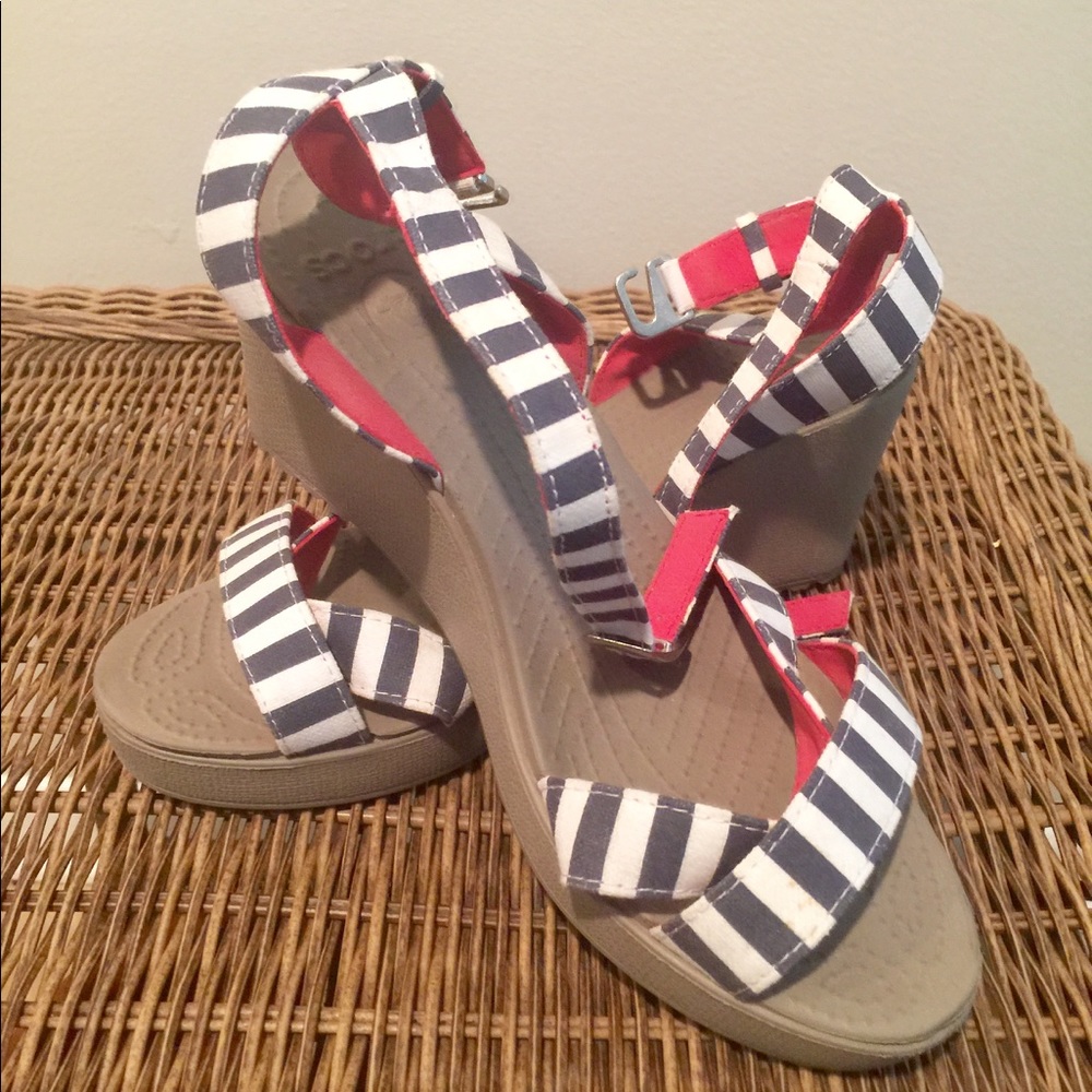 Crocs Size 10 Nautical Style Heels